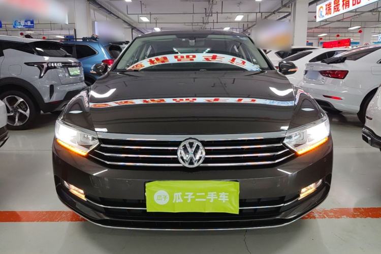 Used Volkswagen Magotan 2017 330TSI DSG Luxury Model Front