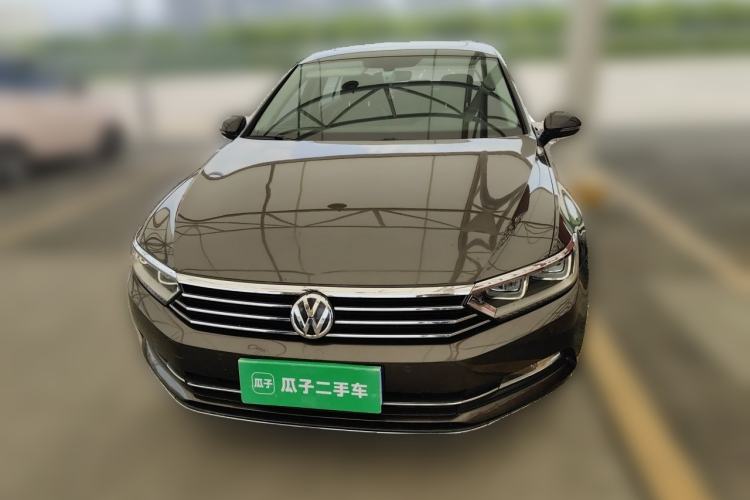 Used Volkswagen Magotan 2017 330TSI DSG Luxury Model Front