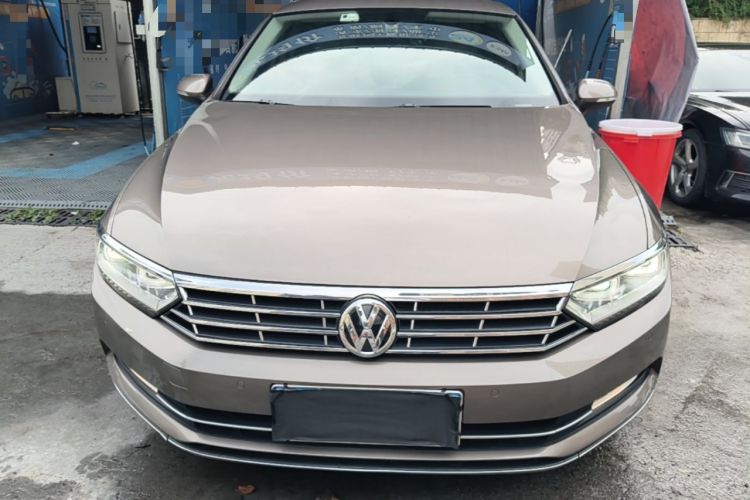 Used Volkswagen Magotan 2017 330TSI DSG Luxury Model Front
