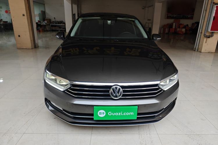 Used Volkswagen Magotan 2017 330TSI DSG Luxury Model Front