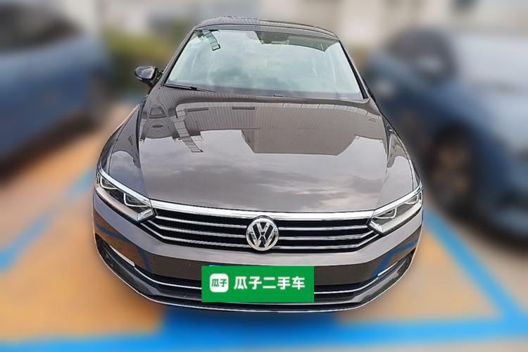 Used Volkswagen Magotan 2017 330TSI DSG Luxury Model Front