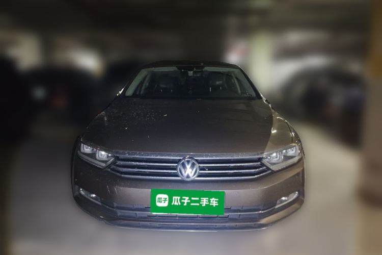 Used Volkswagen Magotan 2017 330TSI DSG Luxury Model Front