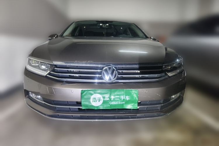 Used Volkswagen Magotan 2017 330TSI DSG Luxury Model Front