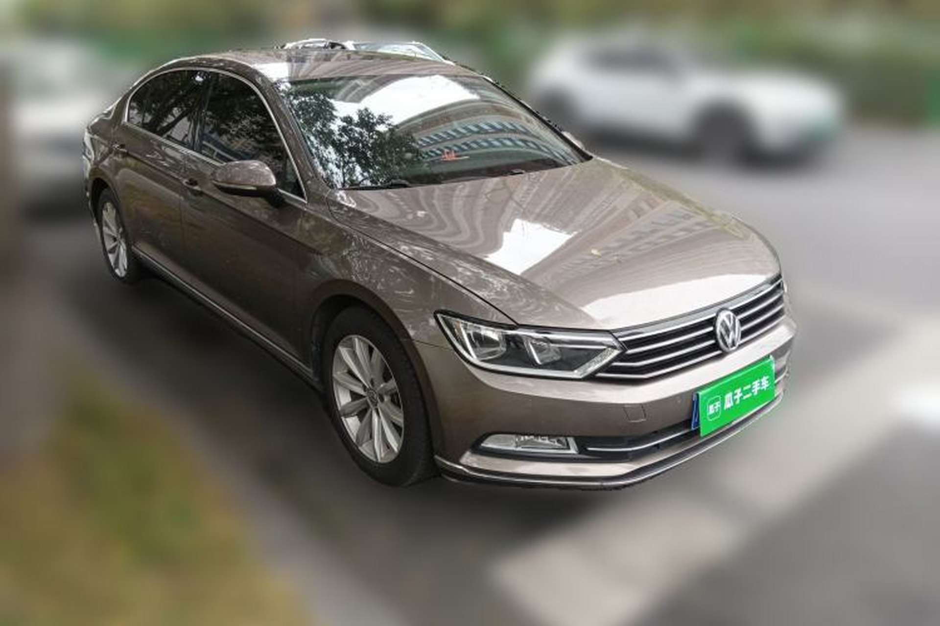 Used Volkswagen Magotan 2017 330TSI DSG Leading Model Front Right 45 Deg