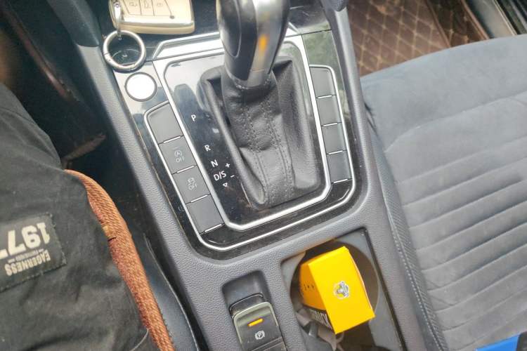 Used Volkswagen Magotan 2017 330TSI DSG Luxury Model Gear Lever