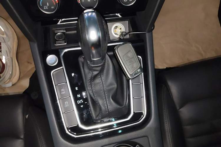 Used Volkswagen Magotan 2017 330TSI DSG Leading Model Gear Lever