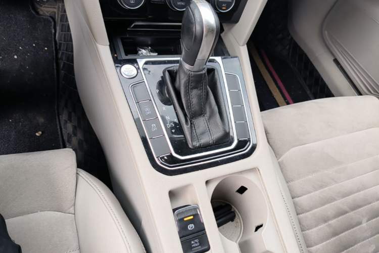 Used Volkswagen Magotan 2017 330TSI DSG Luxury Model Gear Lever