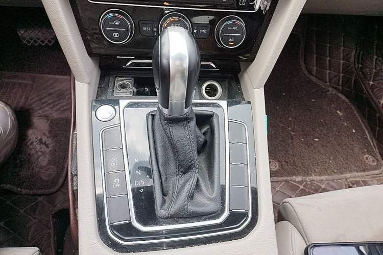 Used Volkswagen Magotan 2017 330TSI DSG Luxury Model Gear Lever