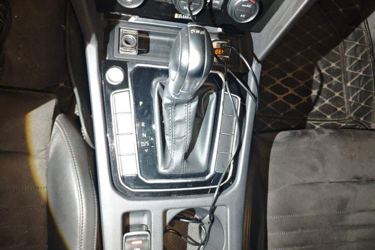 Used Volkswagen Magotan 2017 330TSI DSG Luxury Model Gear Lever