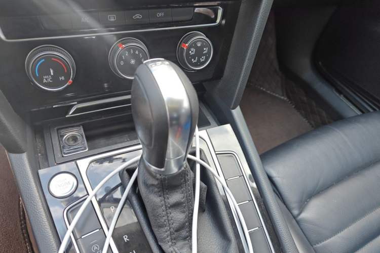 Used Volkswagen Magotan 2017 330TSI DSG Leading Model Gear Lever