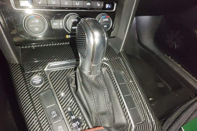 Used Volkswagen Magotan 2017 330TSI DSG Luxury Model Gear Lever