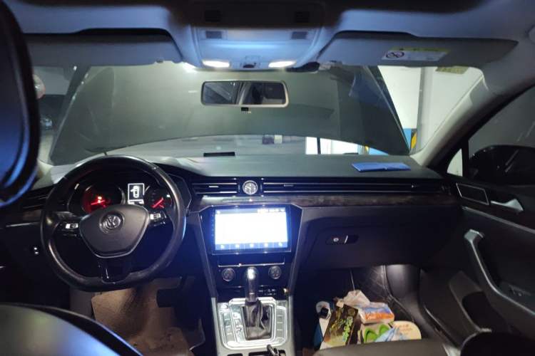 Used Volkswagen Magotan 2017 330TSI DSG Leading Model Headliner