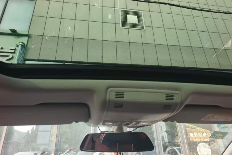 Used Volkswagen Magotan 2017 330TSI DSG Luxury Model Headliner