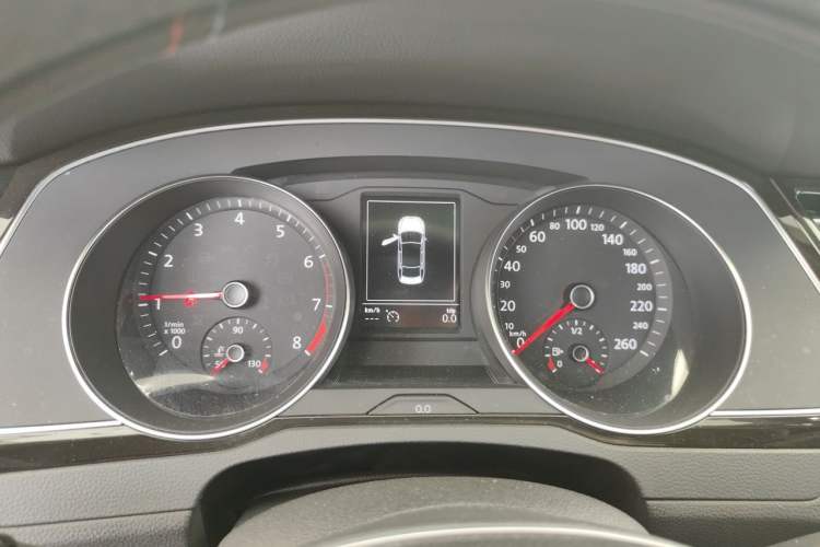Used Volkswagen Magotan 2017 330TSI DSG Luxury Model Instrument Cluster