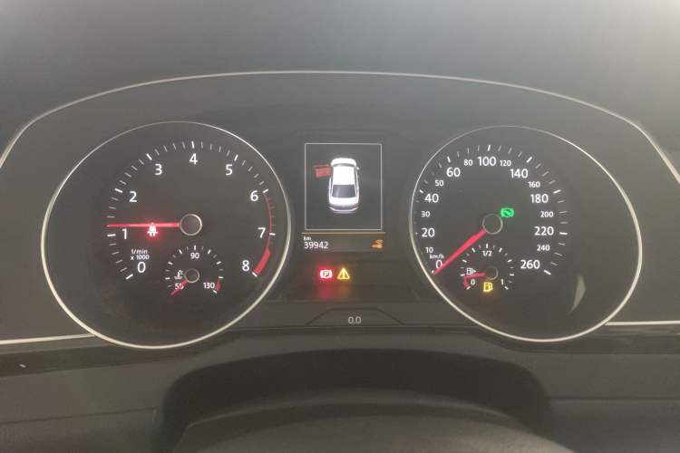 Used Volkswagen Magotan 2017 380TSI DSG Prestige Edition Instrument Cluster