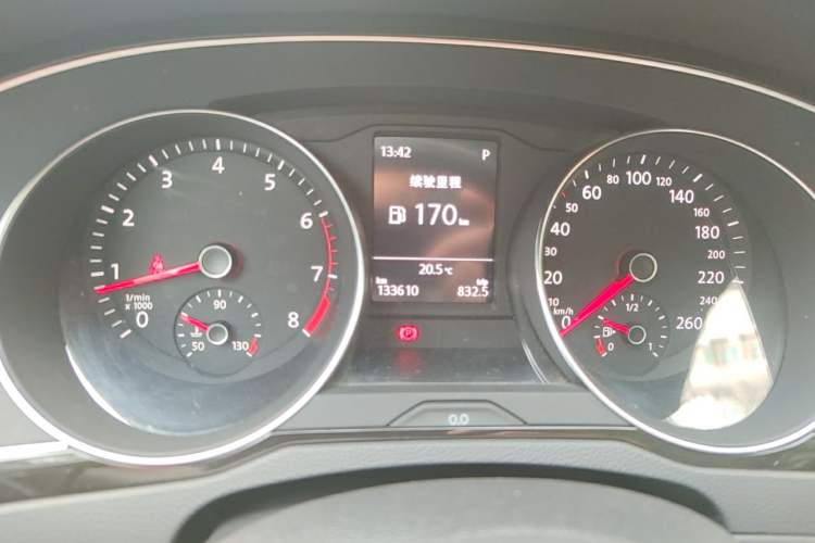 Used Volkswagen Magotan 2017 330TSI DSG Luxury Model Instrument Cluster