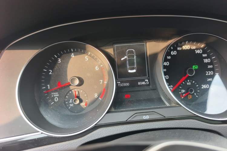Used Volkswagen Magotan 2017 330TSI DSG Luxury Model Instrument Cluster