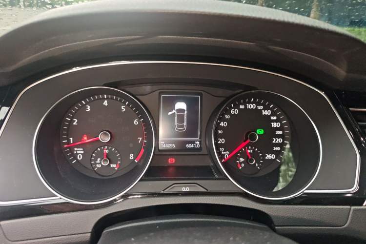 Used Volkswagen Magotan 2017 330TSI DSG Leading Model Instrument Cluster