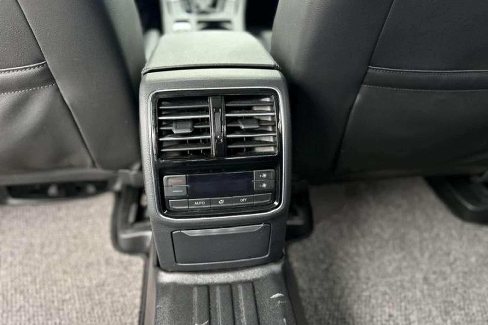 Used Volkswagen Magotan 2017 330TSI DSG Luxury Model Interior 11