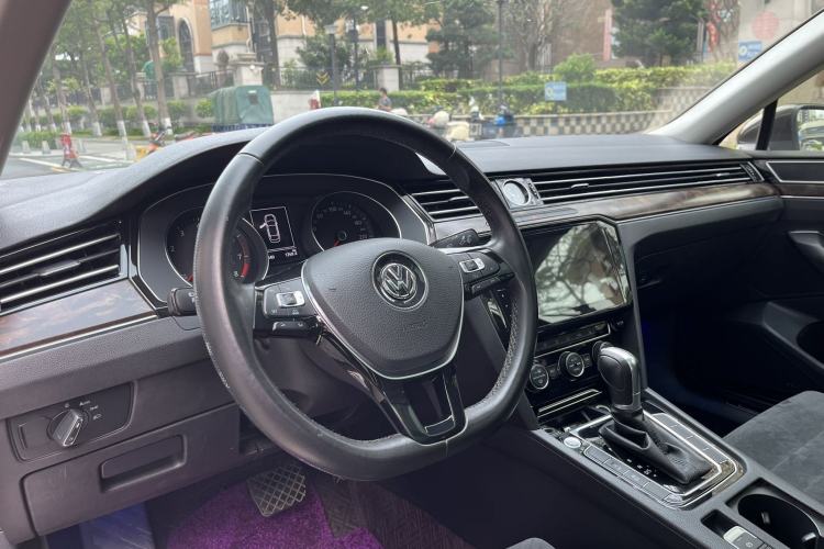 Used Volkswagen Magotan 2017 380TSI DSG Luxury Model Interior 2