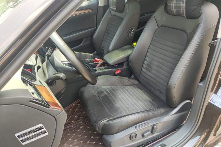 Used Volkswagen Magotan 2017 380TSI DSG Prestige Edition Left Front Seat