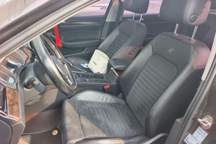 Used Volkswagen Magotan 2017 330TSI DSG Luxury Model Left Front Seat