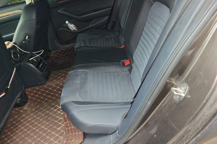 Used Volkswagen Magotan 2017 330TSI DSG Luxury Model Left Rear Seat