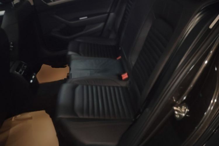 Used Volkswagen Magotan 2017 330TSI DSG Leading Model Left Rear Seat