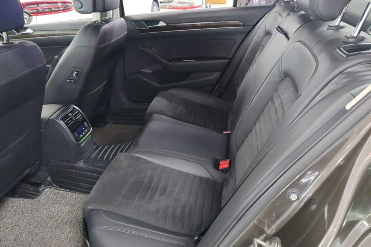 Used Volkswagen Magotan 2017 330TSI DSG Luxury Model Left Rear Seat