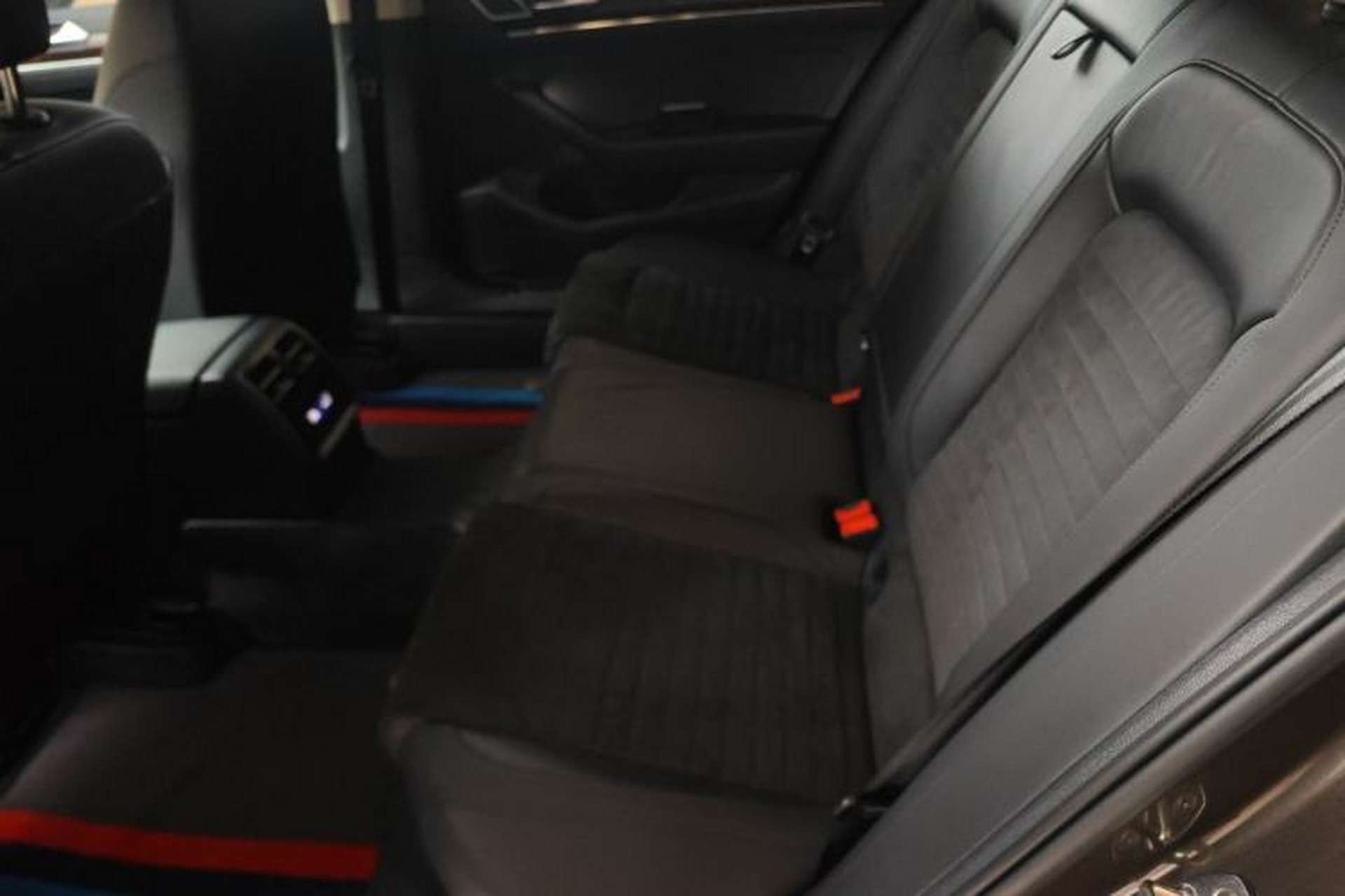 Used Volkswagen Magotan 2017 330TSI DSG Luxury Model Left Rear Seat