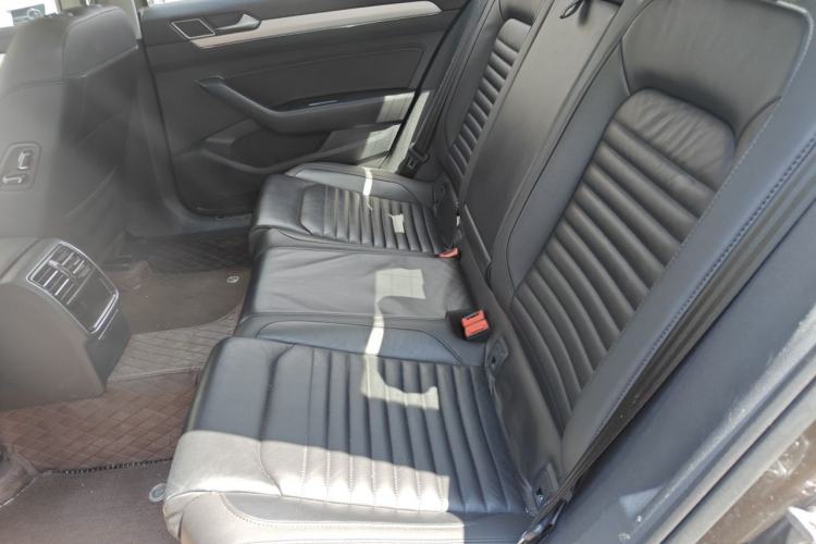 Used Volkswagen Magotan 2017 330TSI DSG Leading Model Left Rear Seat