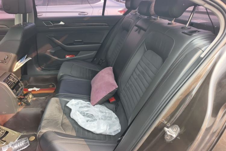 Used Volkswagen Magotan 2017 330TSI DSG Luxury Model Left Rear Seat