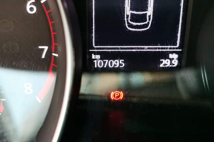 Used Volkswagen Magotan 2017 330TSI DSG Luxury Model Odometer Close Up