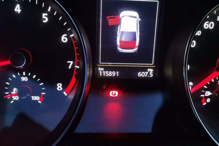 Used Volkswagen Magotan 2017 380TSI DSG Prestige Edition Odometer Close Up