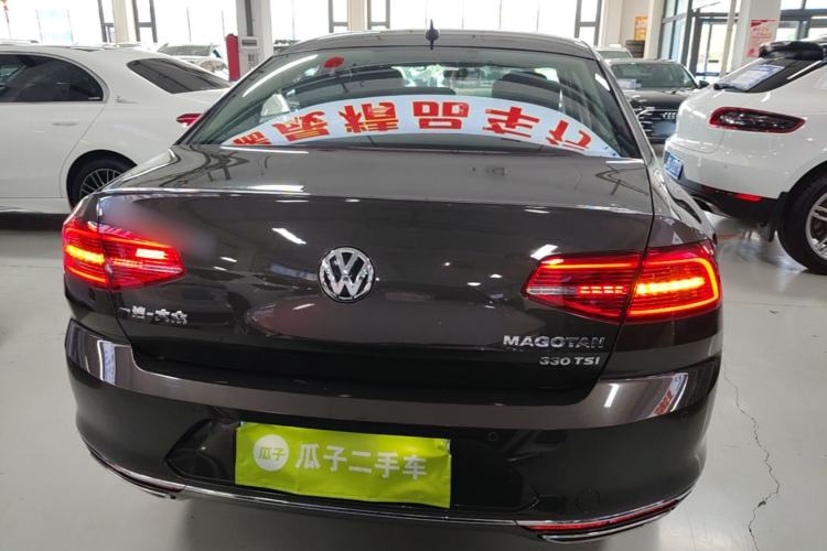 Used Volkswagen Magotan 2017 330TSI DSG Luxury Model Rear