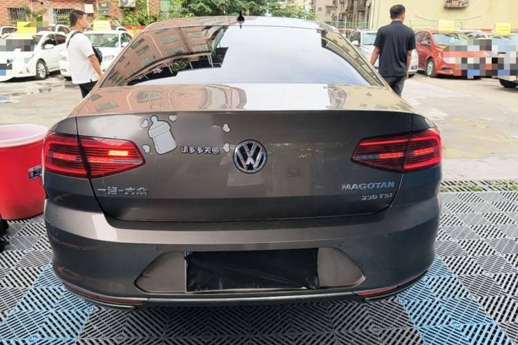 Used Volkswagen Magotan 2017 330TSI DSG Luxury Model Rear