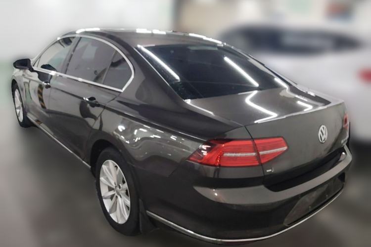 Used Volkswagen Magotan 2017 330TSI DSG Leading Model Rear Left 45 Deg
