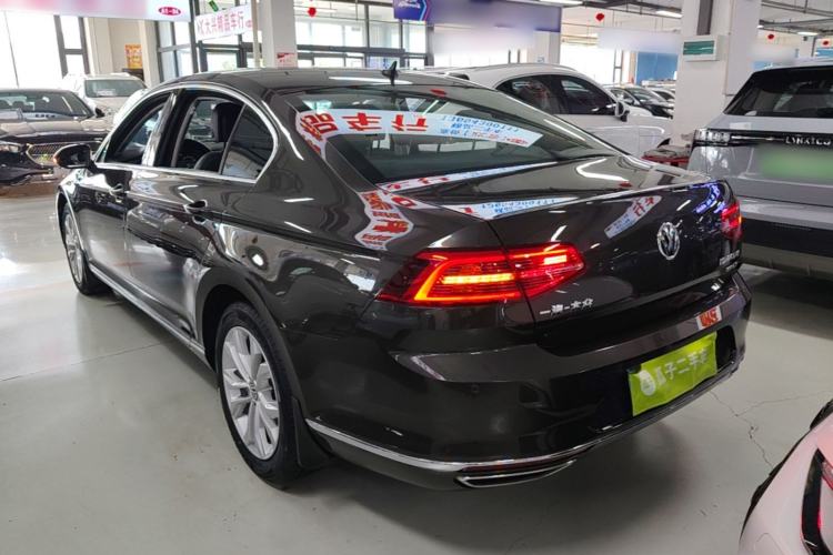 Used Volkswagen Magotan 2017 330TSI DSG Luxury Model Rear Left 45 Deg