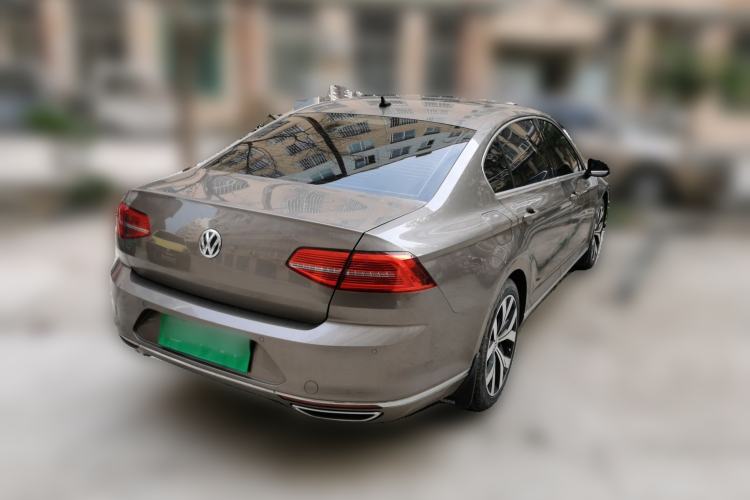 Used Volkswagen Magotan 2017 330TSI DSG Luxury Model Rear Right 45 Deg