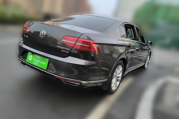 Used Volkswagen Magotan 2017 380TSI DSG Luxury Model Rear Right 45 Deg