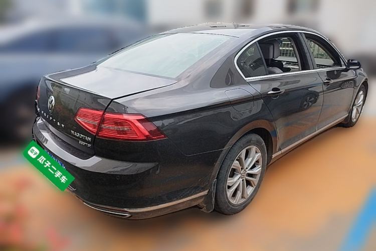 Used Volkswagen Magotan 2017 330TSI DSG Luxury Model Rear Right 45 Deg