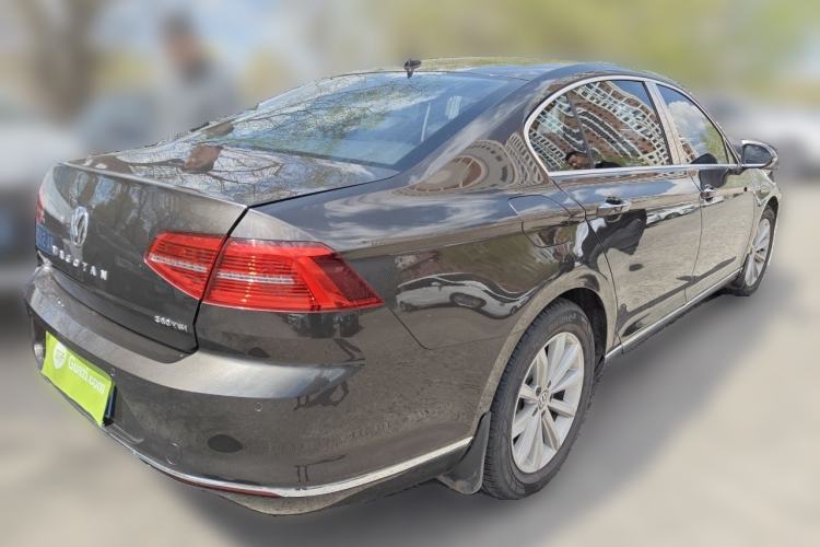Used Volkswagen Magotan 2017 330TSI DSG Leading Model Rear Right 45 Deg