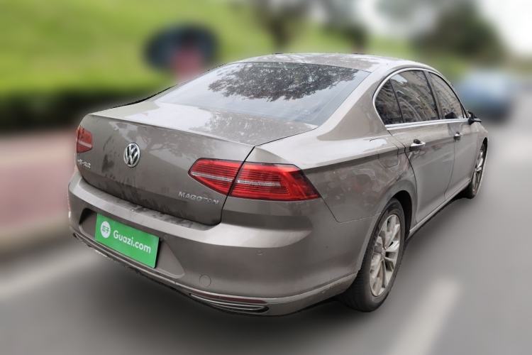Used Volkswagen Magotan 2017 330TSI DSG Luxury Model Rear Right 45 Deg