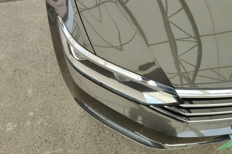 Used Volkswagen Magotan 2017 330TSI DSG Luxury Model Right Front Headlight