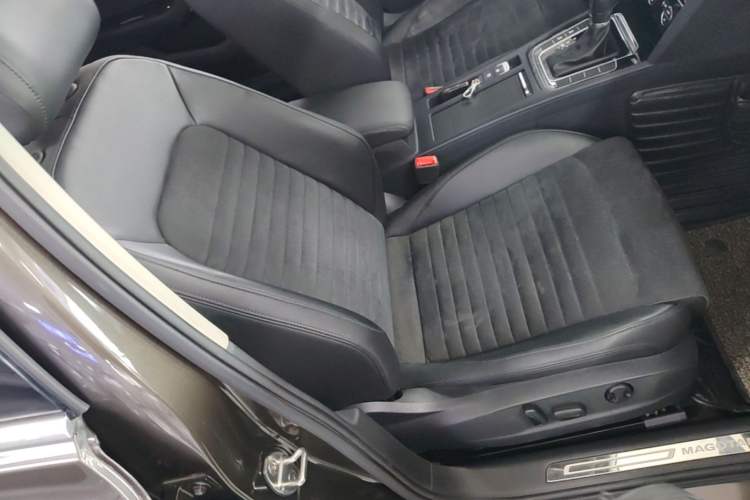 Used Volkswagen Magotan 2017 330TSI DSG Luxury Model Right Front Seat