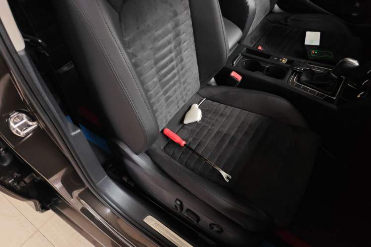 Used Volkswagen Magotan 2017 330TSI DSG Luxury Model Right Front Seat