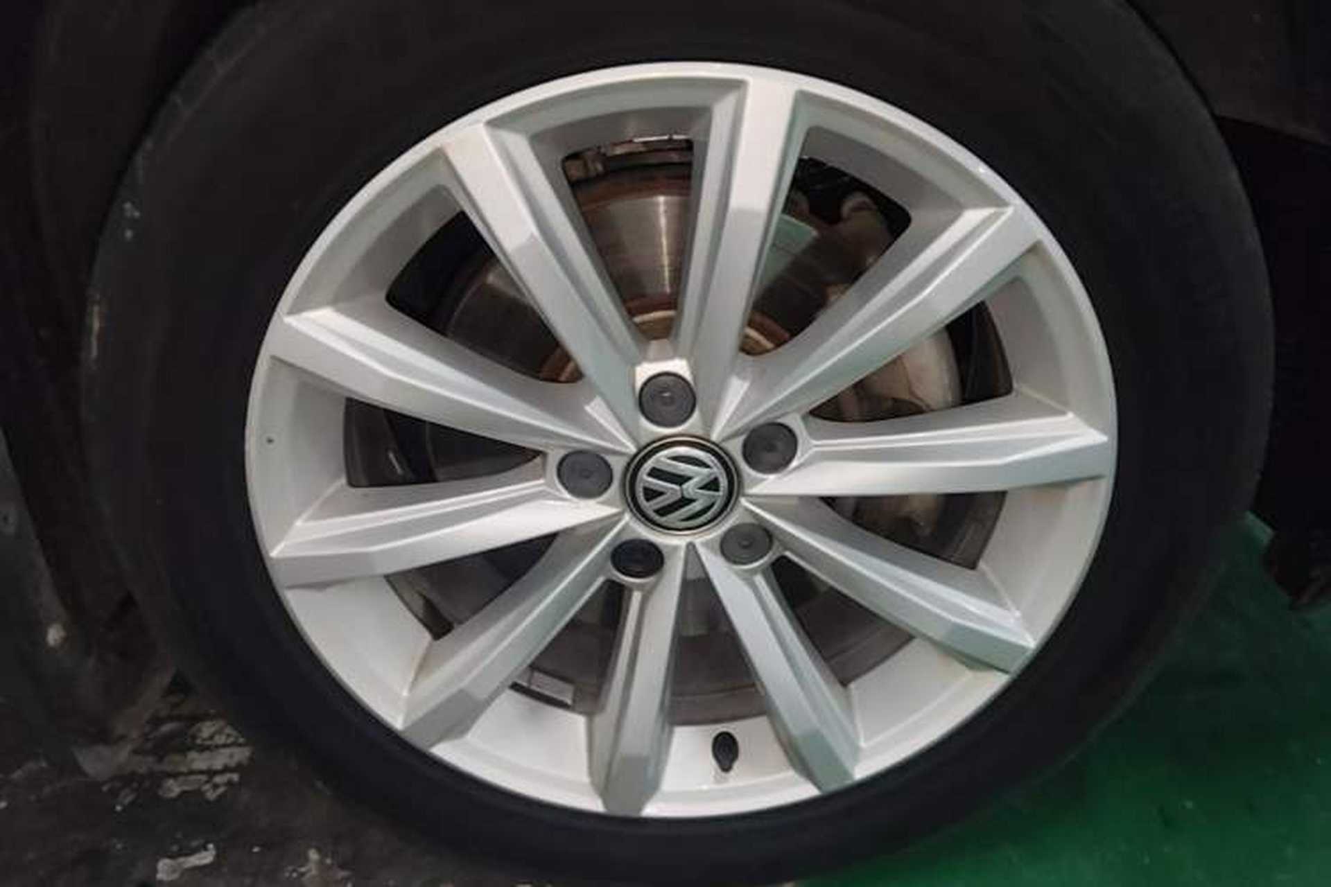 Used Volkswagen Magotan 2017 330TSI DSG Leading Model Right Front Wheel Hub