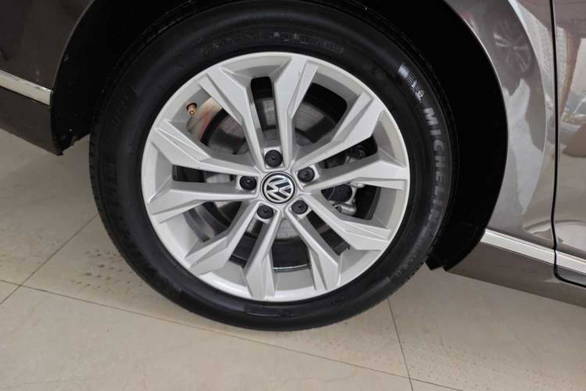 Used Volkswagen Magotan 2017 330TSI DSG Luxury Model Right Rear Wheel Hub