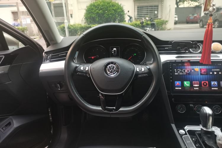 Used Volkswagen Magotan 2017 330TSI DSG Luxury Model Steering Wheel