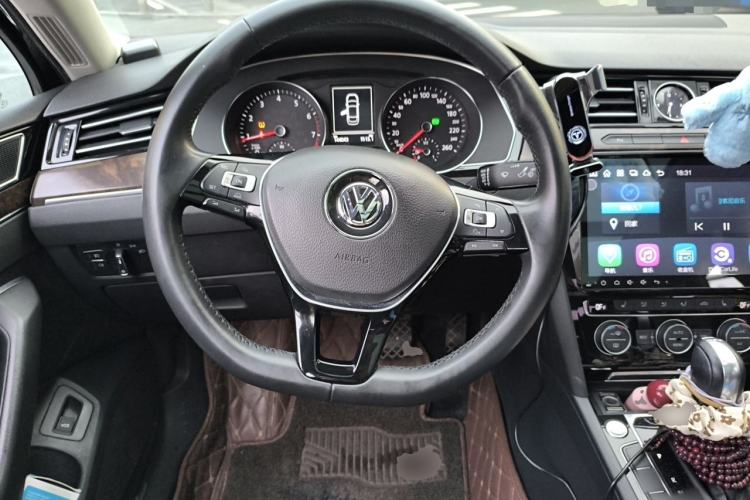 Used Volkswagen Magotan 2017 380TSI DSG Luxury Model Steering Wheel